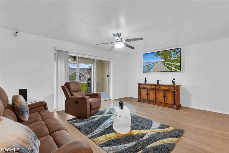 2 bedroom Townhouse at 28 Cosmopolitan Dr 16, Sunset Lake Condo, Lehigh Acres — photo 4