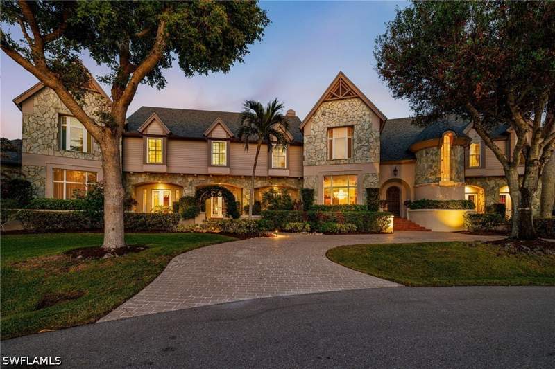 5 bedroom SingleFamilyResidence at 13960 Blenheim Trail Rd, St. Charles Harbour, Fort Myers — photo 2