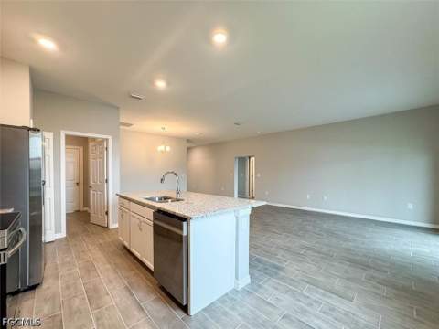 512 NW 25th Ave, Cape Coral FL - photo 17 of 42