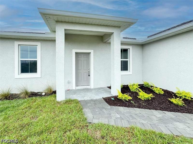 3 bedroom SingleFamilyResidence at 512 NW 25th Ave, Cape Coral, Cape Coral — photo 2