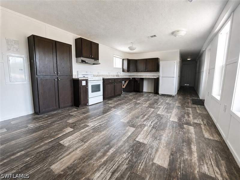 3 bedroom ManufacturedHome at 385 S Lindero St, Montura Ranch Estates, Montura Ranches — photo 5