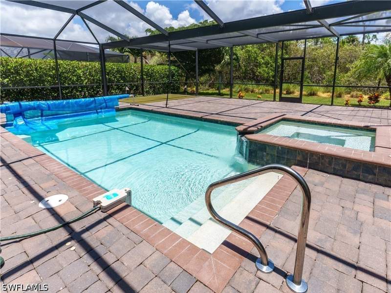 5 bedroom SingleFamilyResidence at 1588 Vizcaya Ln, Artesia, Naples — photo 3