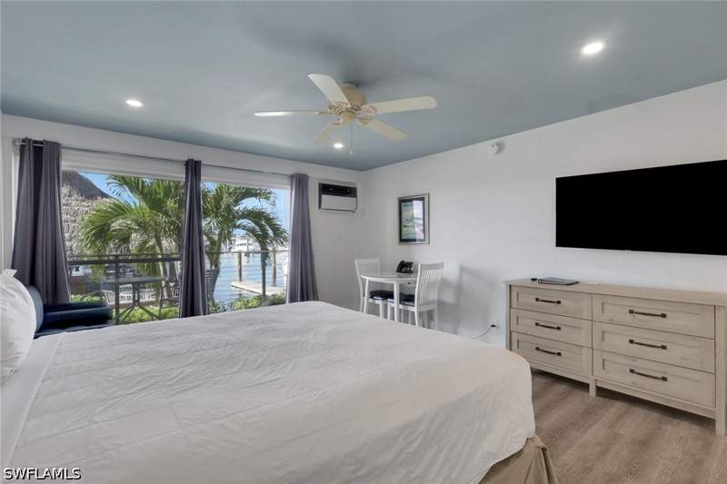 bedroom Condominium at 900 Broad Ave S 139, Cove Inn, Naples — photo 2