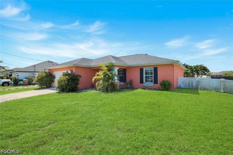 3 bedroom SingleFamilyResidence at 1422 NE 18th St, Cape Coral, Cape Coral — photo 2