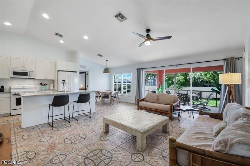 3 bedroom SingleFamilyResidence at 1422 NE 18th St, Cape Coral, Cape Coral — photo 5