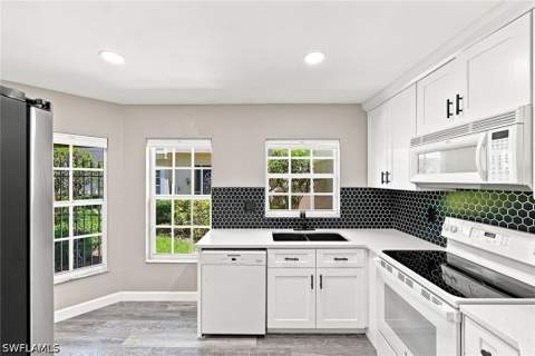 28080 Cavendish Ct 2006, Bonita Springs FL - photo 6 of 37