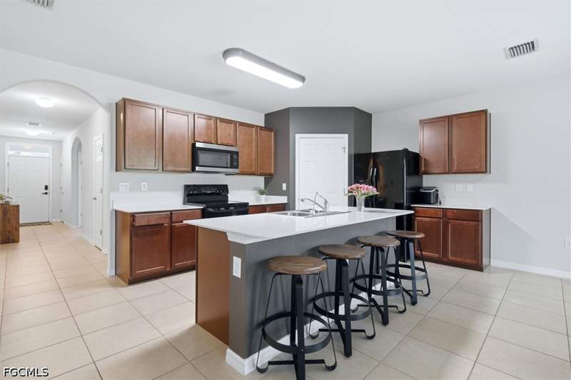 4 bedroom SingleFamilyResidence at 8313 Trillium Rd, San Carlos Park, Fort Myers — photo 4