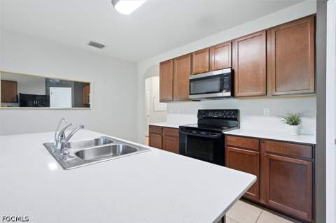8313 Trillium Rd, Fort Myers FL - photo 7 of 24