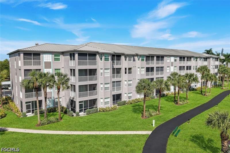 2 bedroom Condominium at 16575 Lake Circle Dr 1148, Heritage Pointe, Fort Myers — photo 4