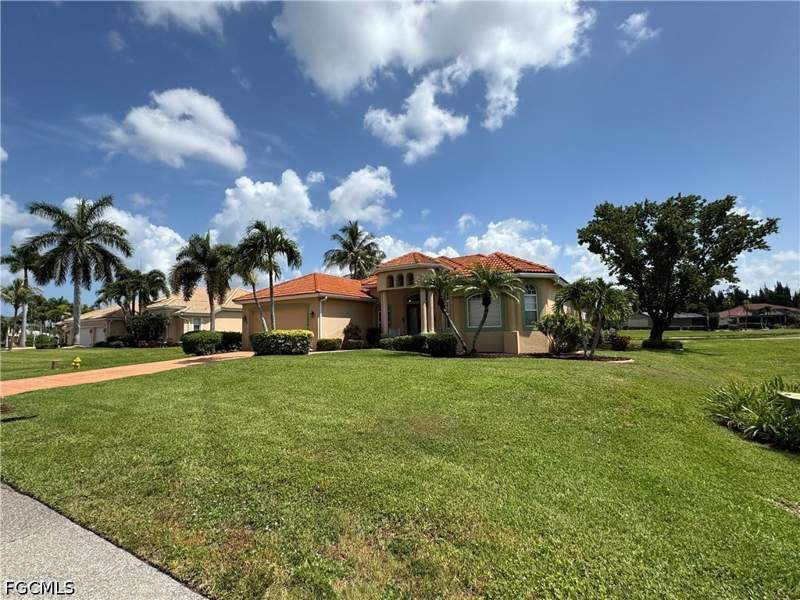 3 bedroom SingleFamilyResidence at 11978 King James Ct, Cape Royal, Cape Coral — photo 3
