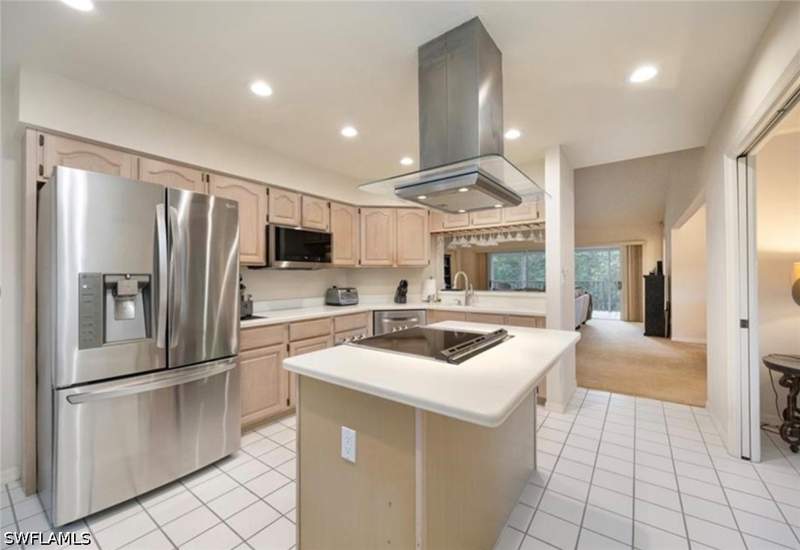 2 bedroom Condominium at 164 Via Perignon 8-4, Tra Vigne, Naples — photo 3