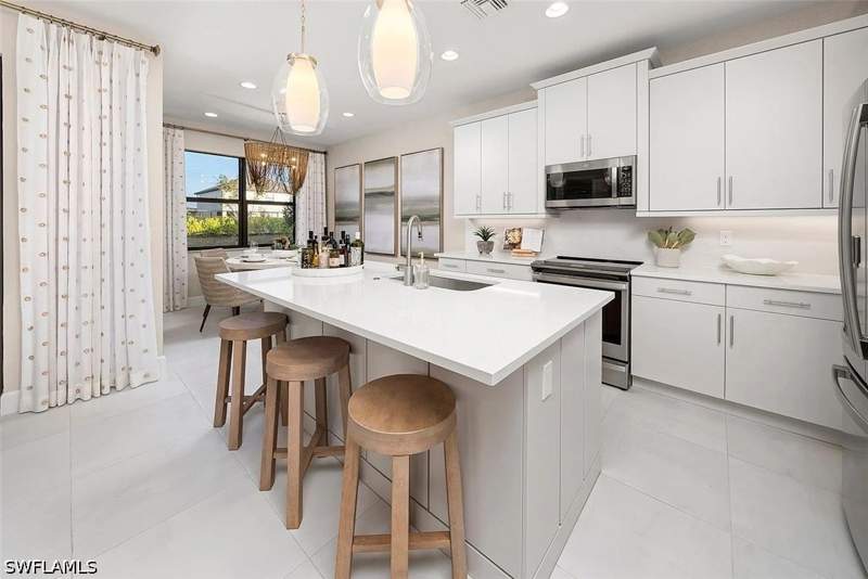 2 bedroom SingleFamilyResidence at 14189 Aldersgate Ave, Valencia Harbor, Fort Myers — photo 4