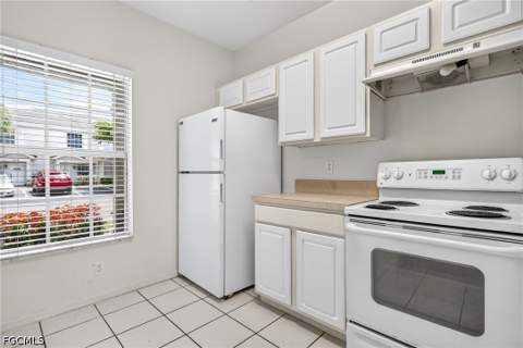 8073 Pacific Beach Dr, Fort Myers FL - photo 13 of 38