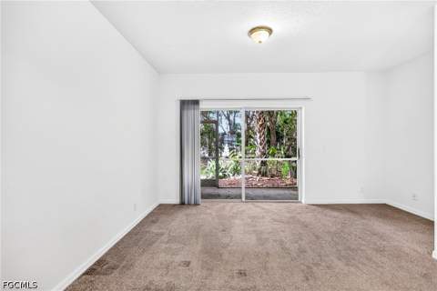 8073 Pacific Beach Dr, Fort Myers FL - photo 16 of 38