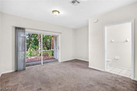 8073 Pacific Beach Dr, Fort Myers FL - photo 17 of 38