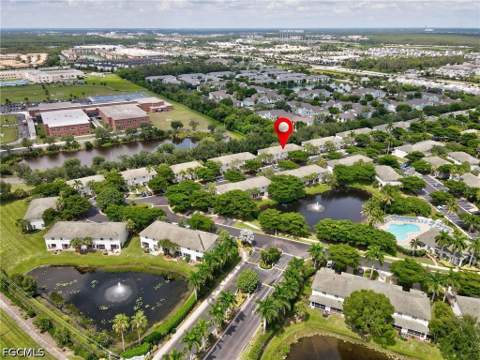 8073 Pacific Beach Dr, Fort Myers FL - photo 7 of 38