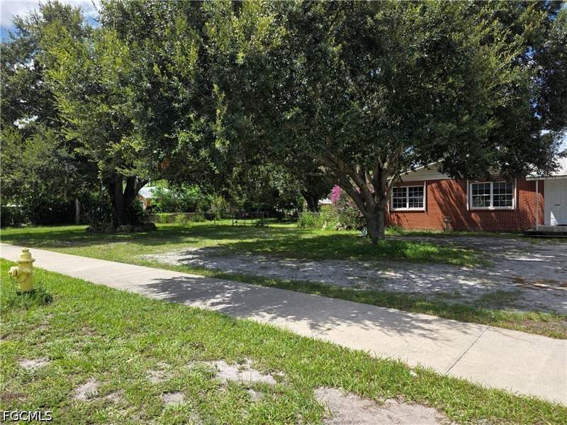 3 bedroom SingleFamilyResidence at 615 New Market Rd W, Immokalee Highlands, Immokalee — photo 2