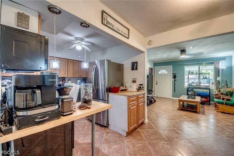 4 bedroom SingleFamilyResidence at 101 Powell Creek Cir, North Fort Myers, North Fort Myers — photo 5