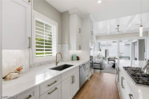 888 10th Ave S, Naples FL - photo 6 of 41
