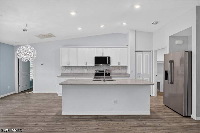 4 bedroom SingleFamilyResidence at 204 NW 28th Ter, Cape Coral, Cape Coral — photo 3