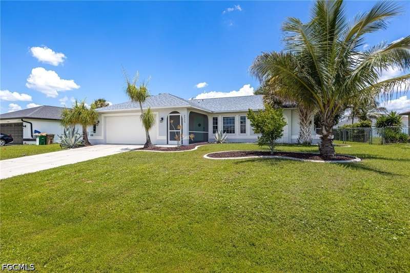 3 bedroom SingleFamilyResidence at 2329 SE 8th Ave, Cape Coral, Cape Coral — photo 2