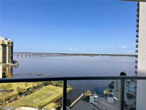 3000 Oasis Grand Blvd 1407, Fort Myers FL - photo 11 of 50
