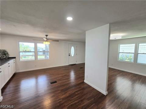 556 Freedom St, North Fort Myers FL - photo 12 of 42