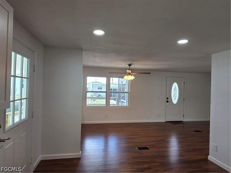 2 bedroom ManufacturedHome at 556 Freedom St, Lazy Days Mobile Village, North Fort Myers — photo 4