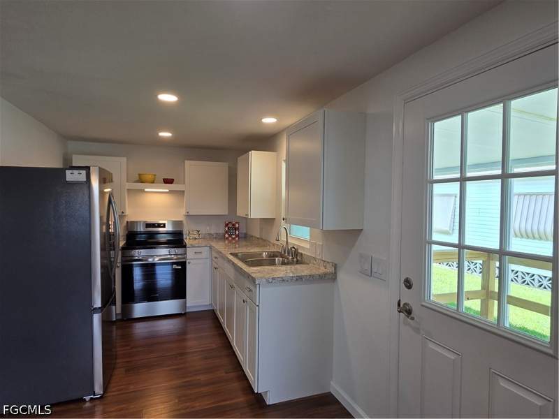 2 bedroom ManufacturedHome at 556 Freedom St, Lazy Days Mobile Village, North Fort Myers — photo 5