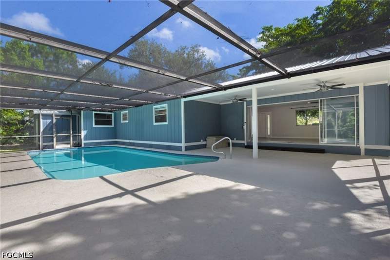 2 bedroom SingleFamilyResidence at 920 Altadena Dr, Whiskey Creek, Fort Myers — photo 4