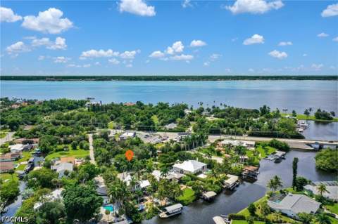 920 Altadena Dr, Fort Myers FL - photo 6 of 38
