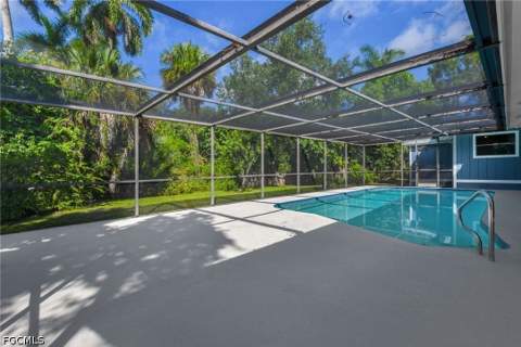 920 Altadena Dr, Fort Myers FL - photo 8 of 38
