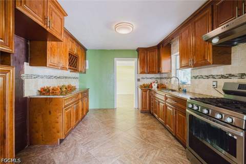 4616 Eugene St, Fort Myers FL - photo 8 of 19