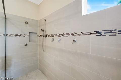8362 Viale Cir, Naples FL - photo 18 of 49