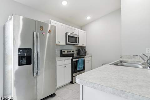 132 NE 16th Ter, Cape Coral FL - photo 10 of 37