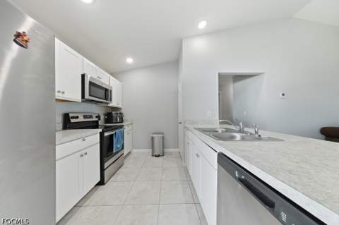 132 NE 16th Ter, Cape Coral FL - photo 12 of 37