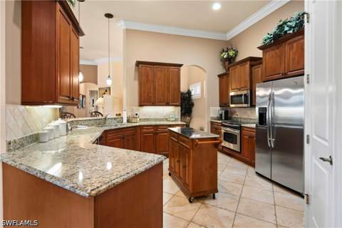 5038 Rustic Oaks Cir, Naples FL - photo 8 of 39