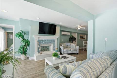 468 Capri Ct, Marco Island FL - photo 12 of 47