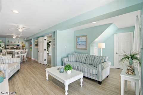 468 Capri Ct, Marco Island FL - photo 14 of 47