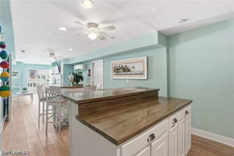 468 Capri Ct, Marco Island FL - photo 17 of 47