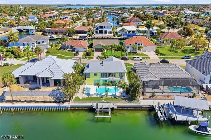 3 bedroom SingleFamilyResidence at 468 Capri Ct, Marco Island, Marco Island — photo 2