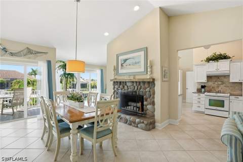 468 Capri Ct, Marco Island FL - photo 23 of 47