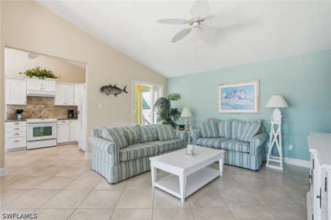 468 Capri Ct, Marco Island FL - photo 24 of 47