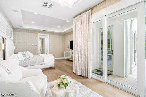 1011 6th St S, Naples FL - photo 13 of 25
