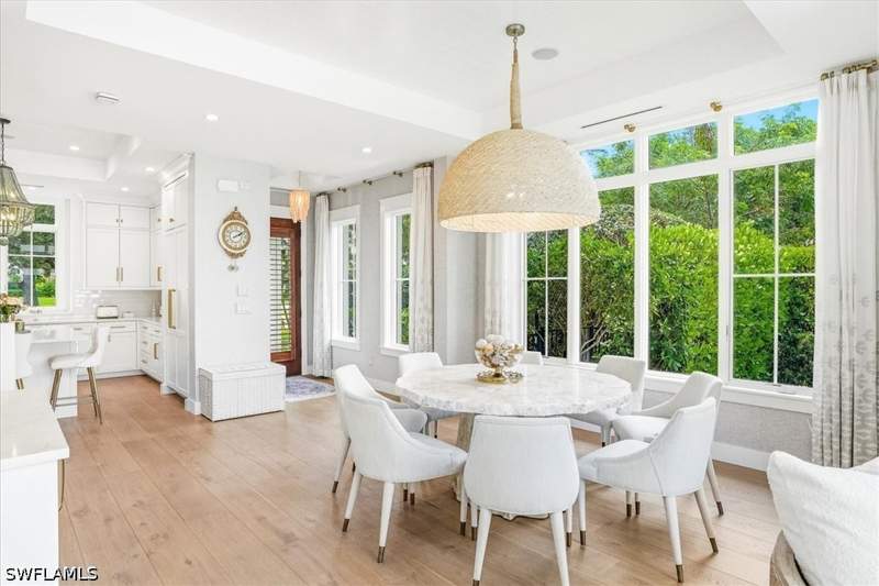 4 bedroom SingleFamilyResidence at 1011 6th St S, Olde Naples, Naples — photo 3
