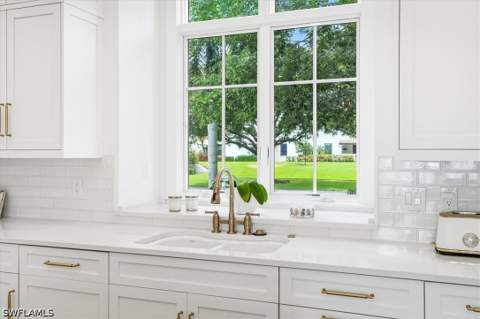 1011 6th St S, Naples FL - photo 7 of 25