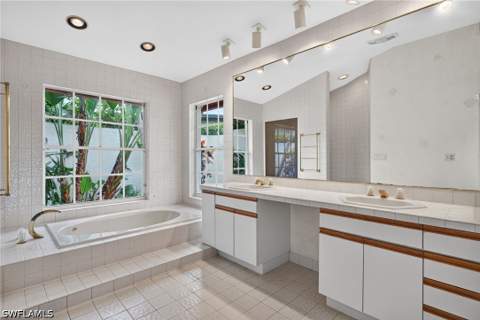 700 Hollybriar Ln, Naples FL - photo 21 of 30