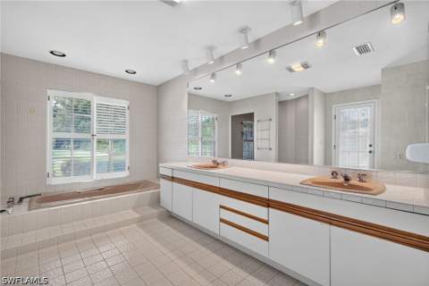 700 Hollybriar Ln, Naples FL - photo 24 of 30