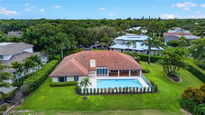 3 bedroom SingleFamilyResidence at 700 Hollybriar Ln, Pelican Bay Woods, Naples — photo 3