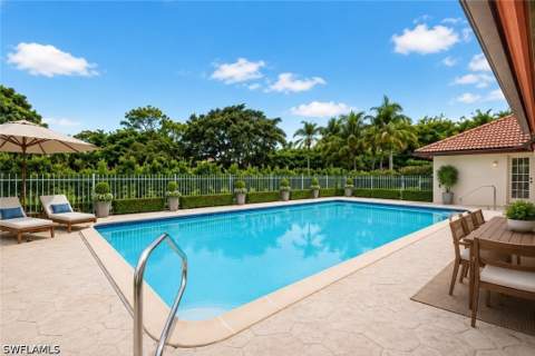700 Hollybriar Ln, Naples FL - photo 9 of 30